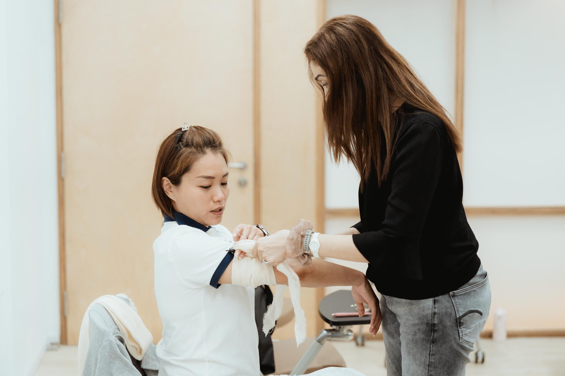 Bandaging in Standard First Aid Course Refresher